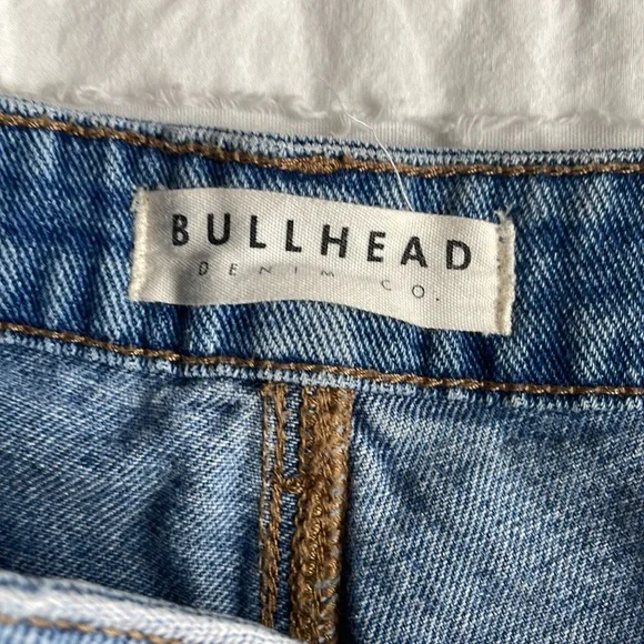 ⭐️ Bullhead High Rise Short with Rips - Picture 3 of 4